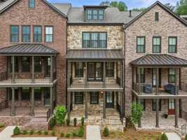 featured image of 355 Chiswick Cir