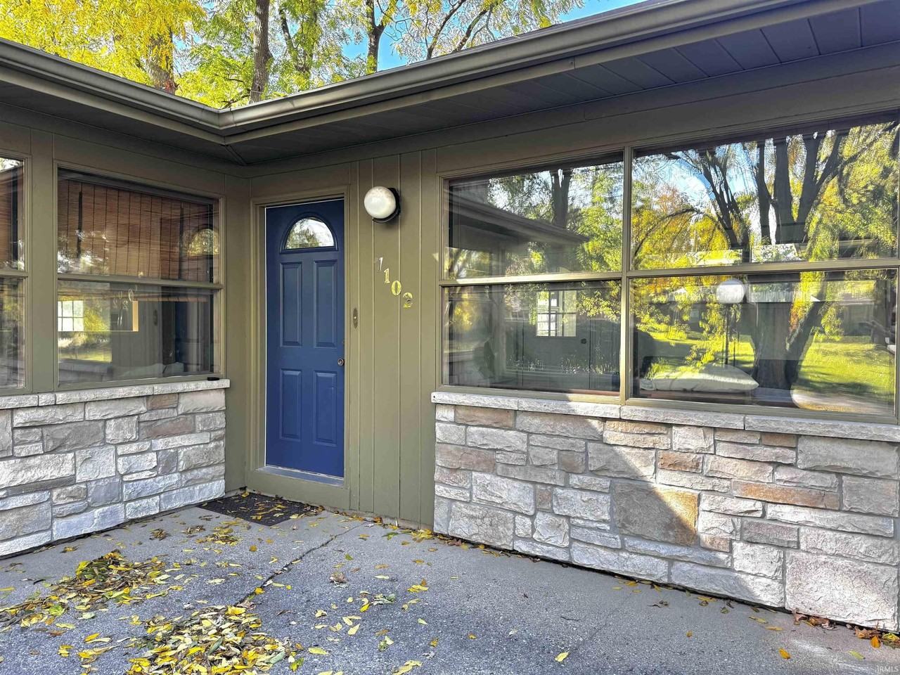 7102 Woodhue Ln - Photo 2 of 34