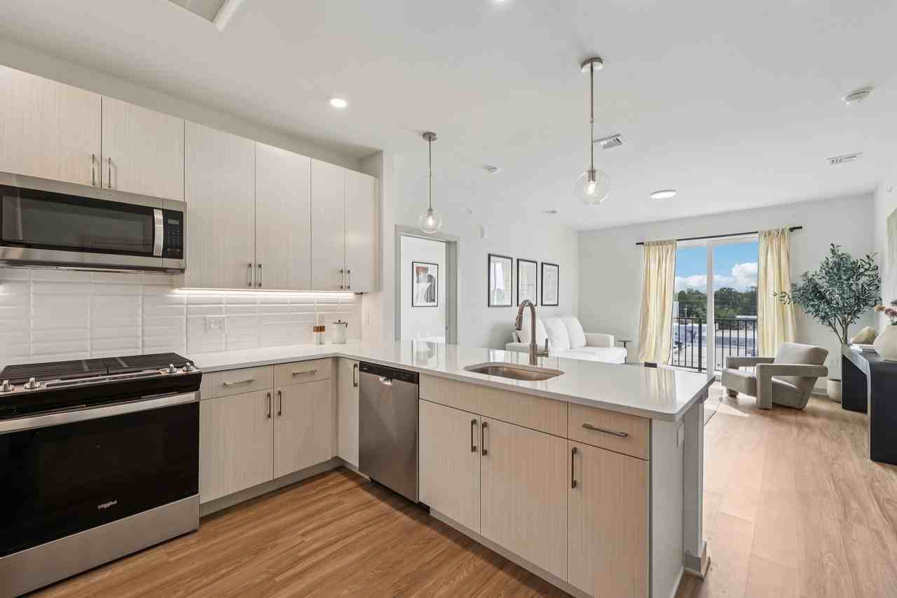 Sylvan Woods Howell - Photo 6 of 36