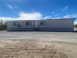 featured image of 1470 Michael Dr #B