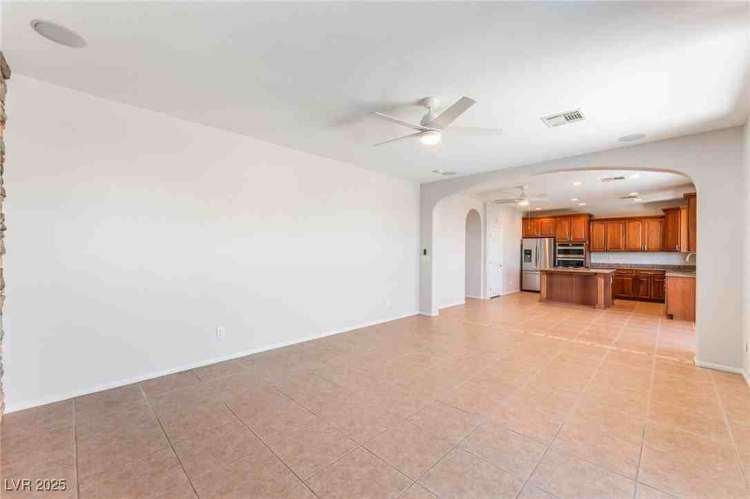 600 El Lorro Street - Photo 5 of 25