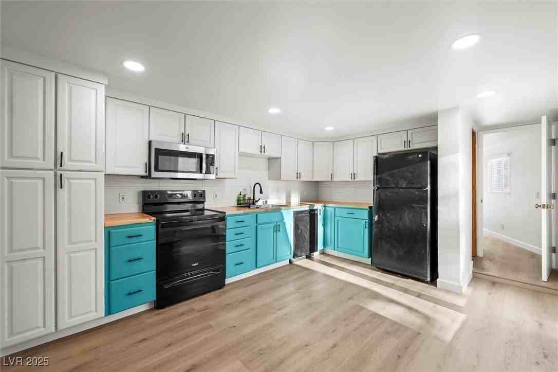 4315 Ridgedale Ave - Photo 2 of 36