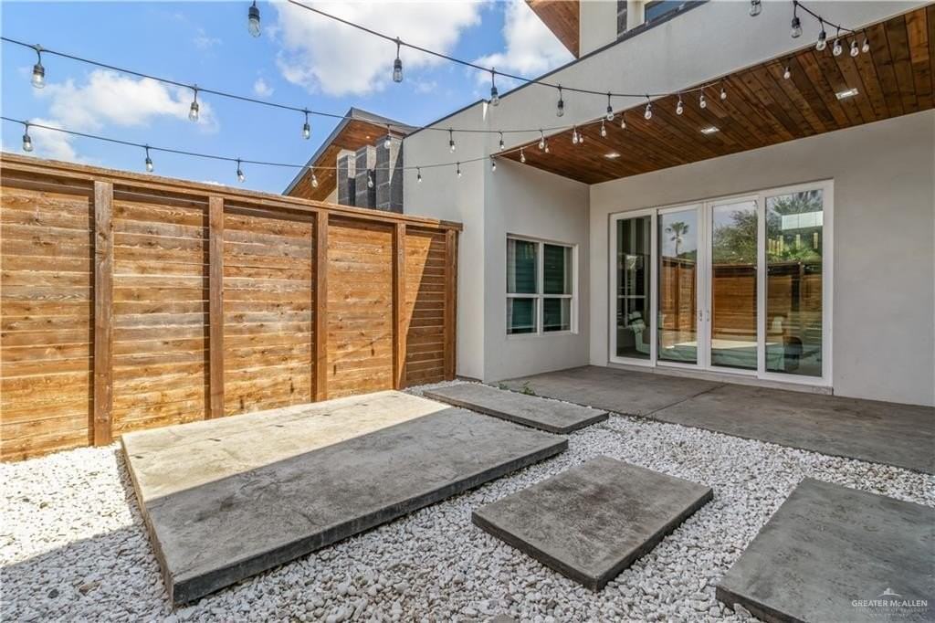 1828 Kilgore Ave - Photo 4 of 21