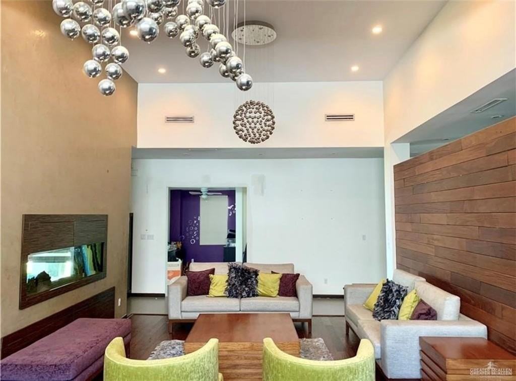 302 Grovewood Ave - Photo 3 of 7