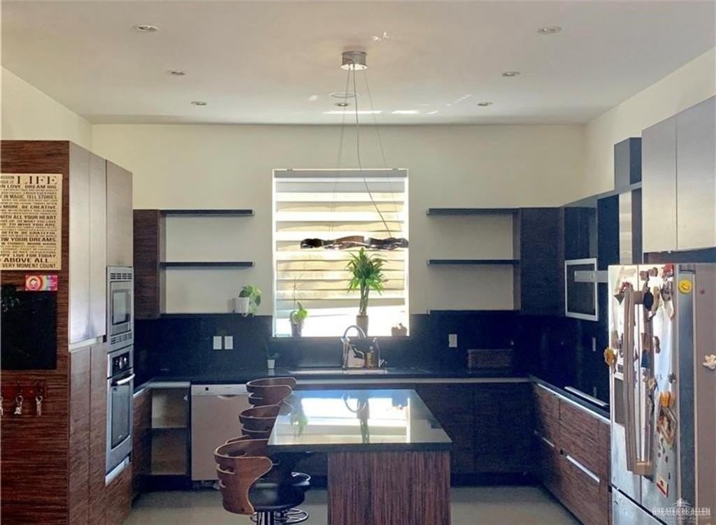 302 Grovewood Ave - Photo 5 of 7