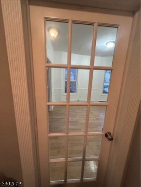 466 Cortlandt St 2nd Fl #2 - Photo 4 of 18