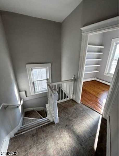 466 Cortlandt St 2nd Fl #2 - Photo 5 of 18