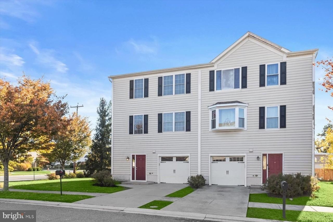 1 Karendale Ct - Photo 3 of 41