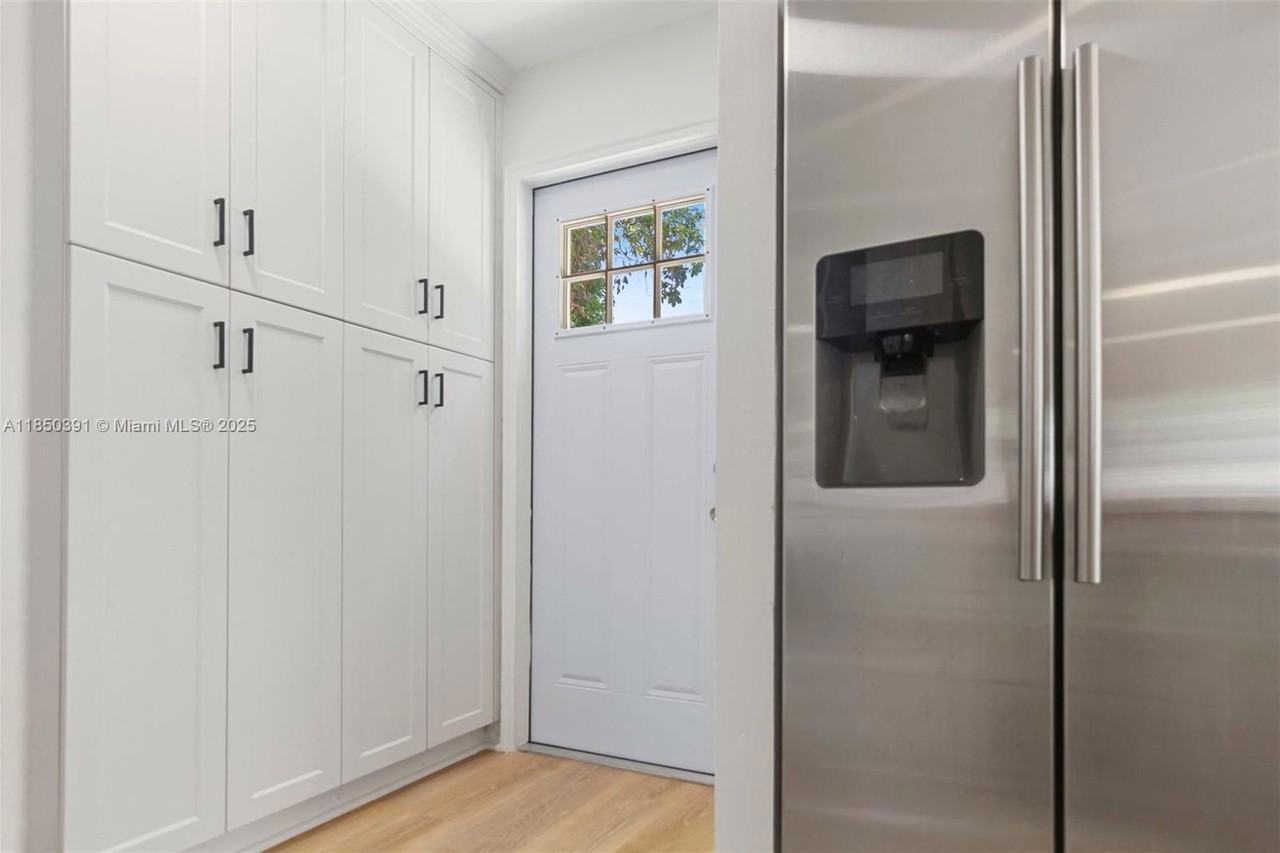 215 Grant Dr - Photo 7 of 8