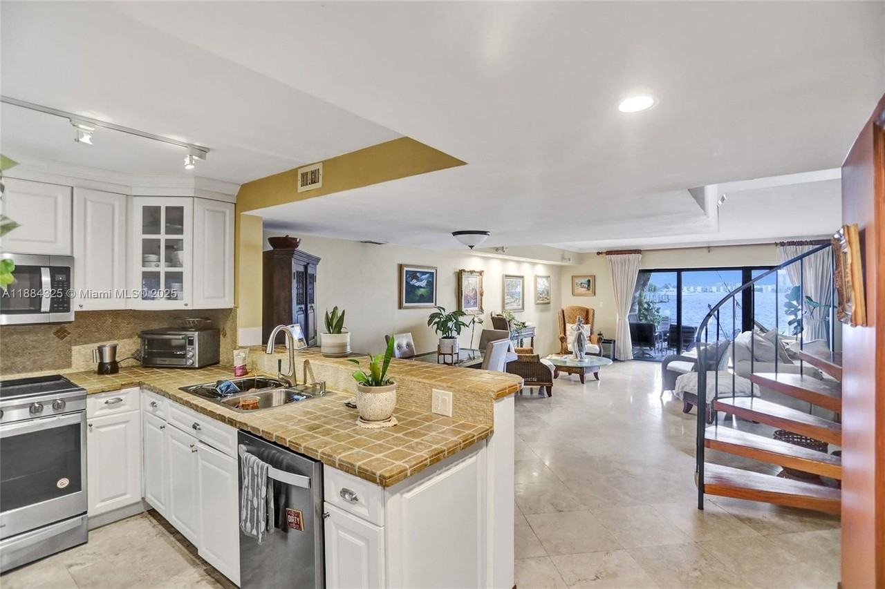 2725 Ne 165th St #2 - Photo 7 of 12