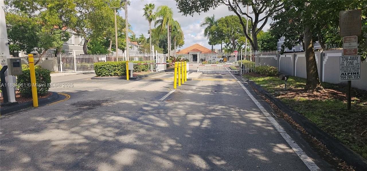 8372 Sw 23rd Ct - Photo 2 of 22