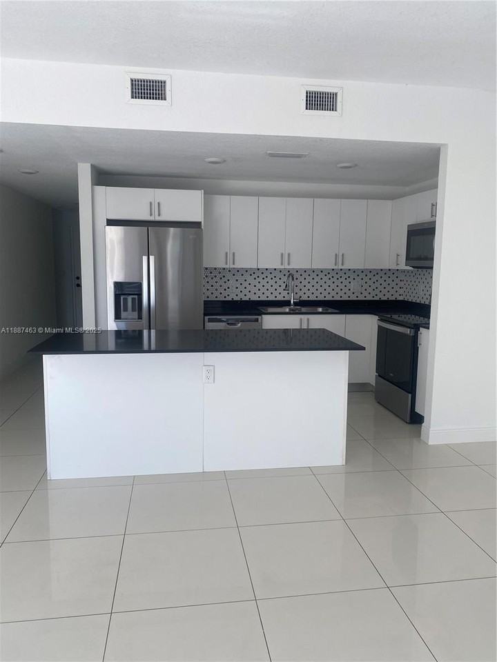 14362 Sw 258th Ln #14362 - Photo 6 of 19