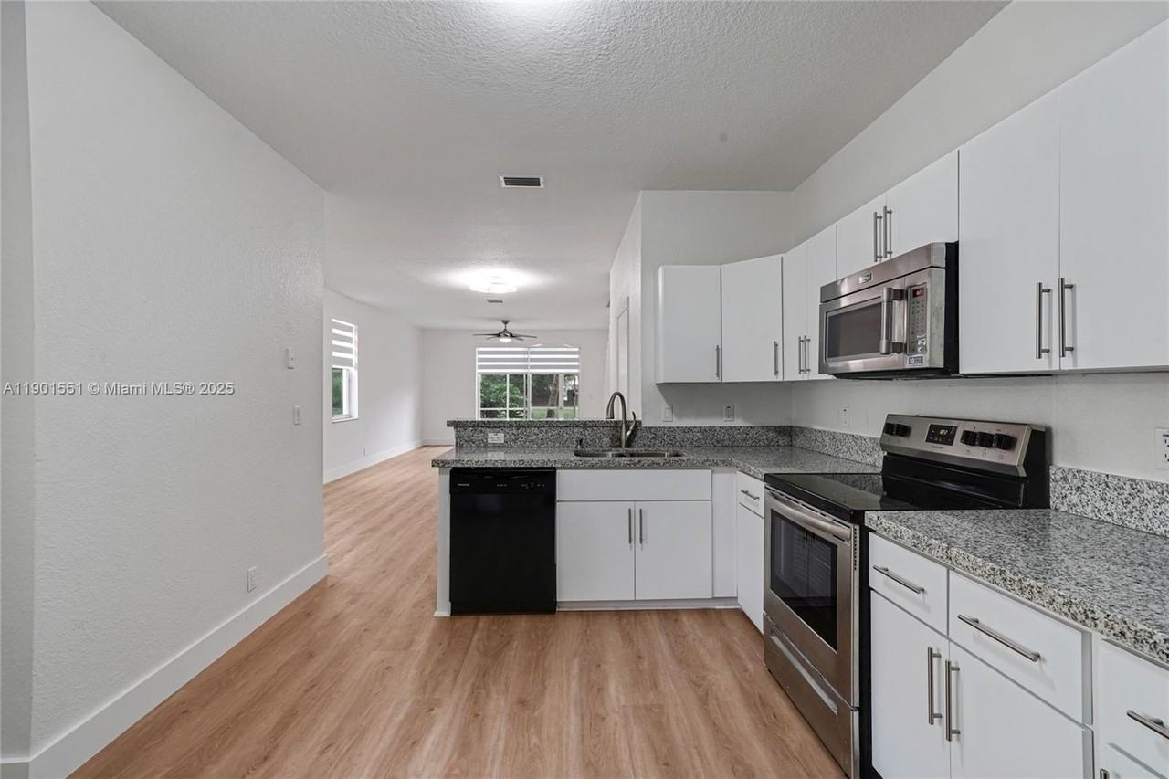 2267 Cordoba Bnd #2267 - Photo 2 of 35