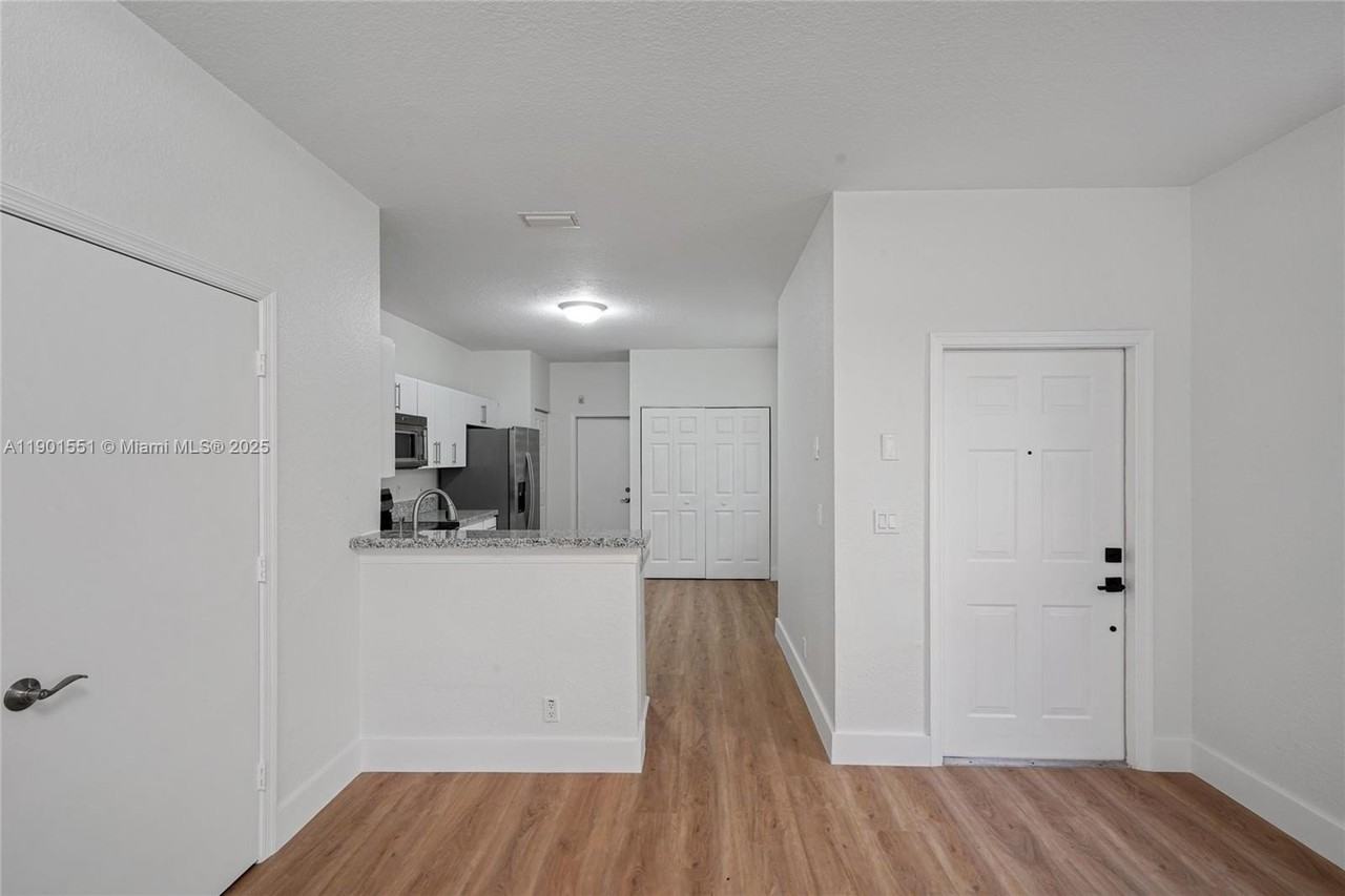 2267 Cordoba Bnd #2267 - Photo 7 of 35