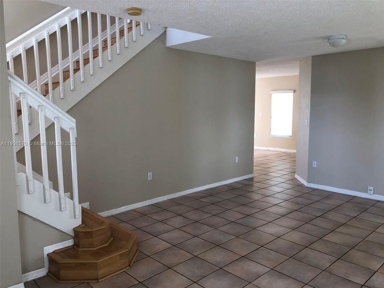 11274 Sw 64th Ln - Photo 3 of 30