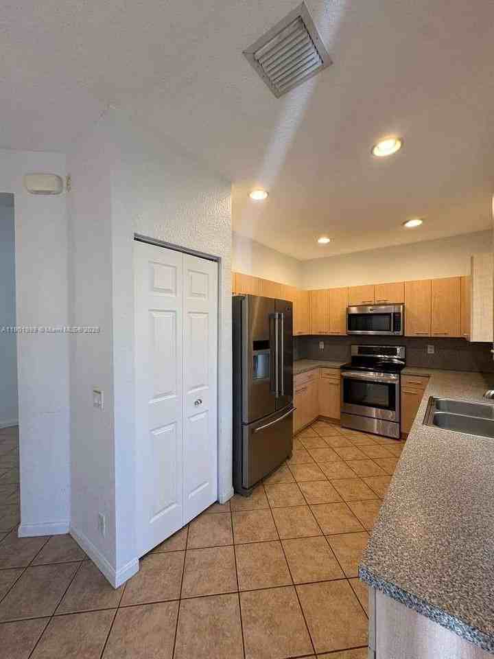 1064 Golden Cane Drive #1064 - Photo 7 of 32