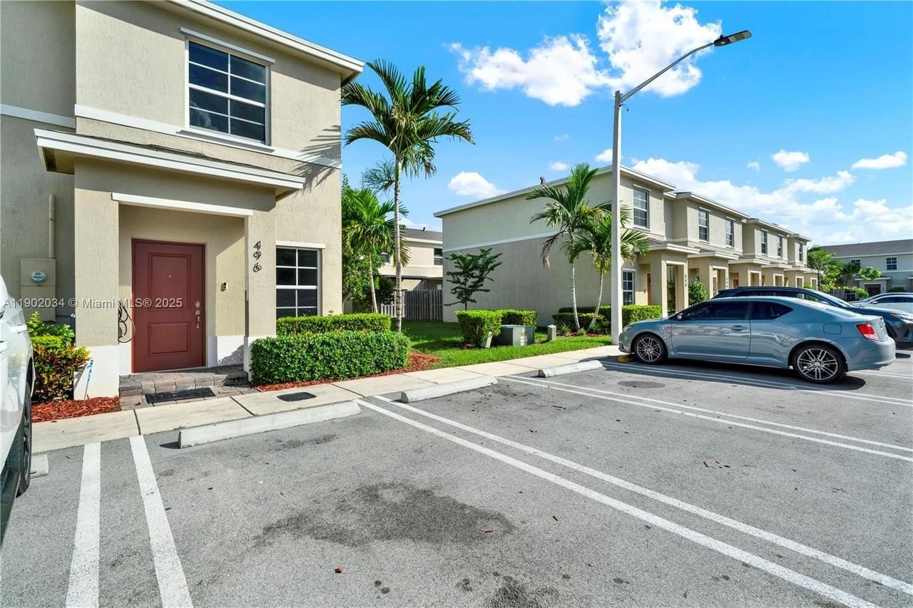 496 Ne 4th Ter - Photo 2 of 34