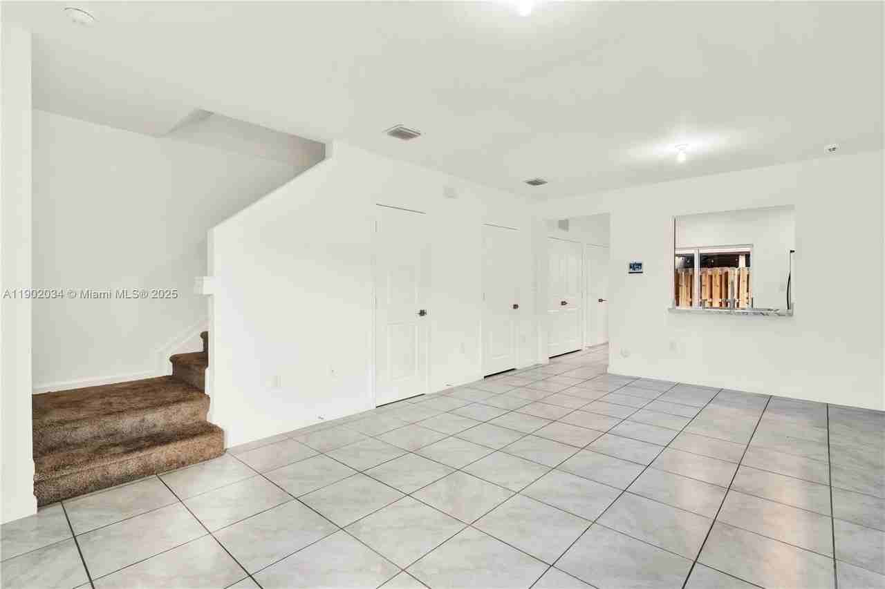 496 Ne 4th Ter - Photo 6 of 34