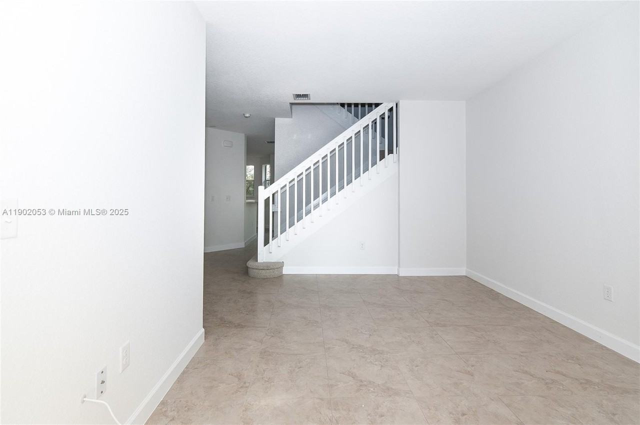 1027 Ne 207th St #1027 - Photo 3 of 21