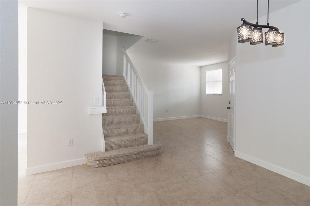 1027 Ne 207th St #1027 - Photo 6 of 21