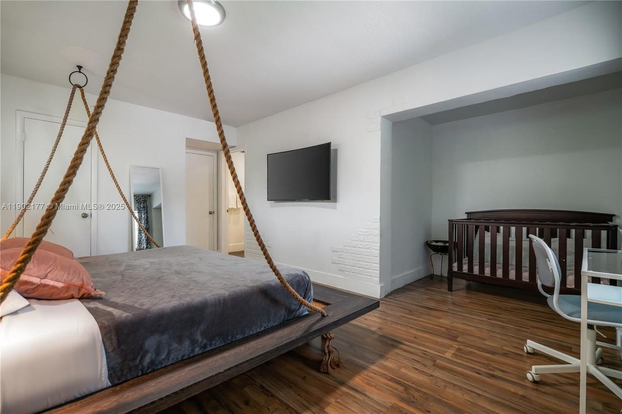 14615 Ne 3rd Ct #0 - Photo 5 of 18