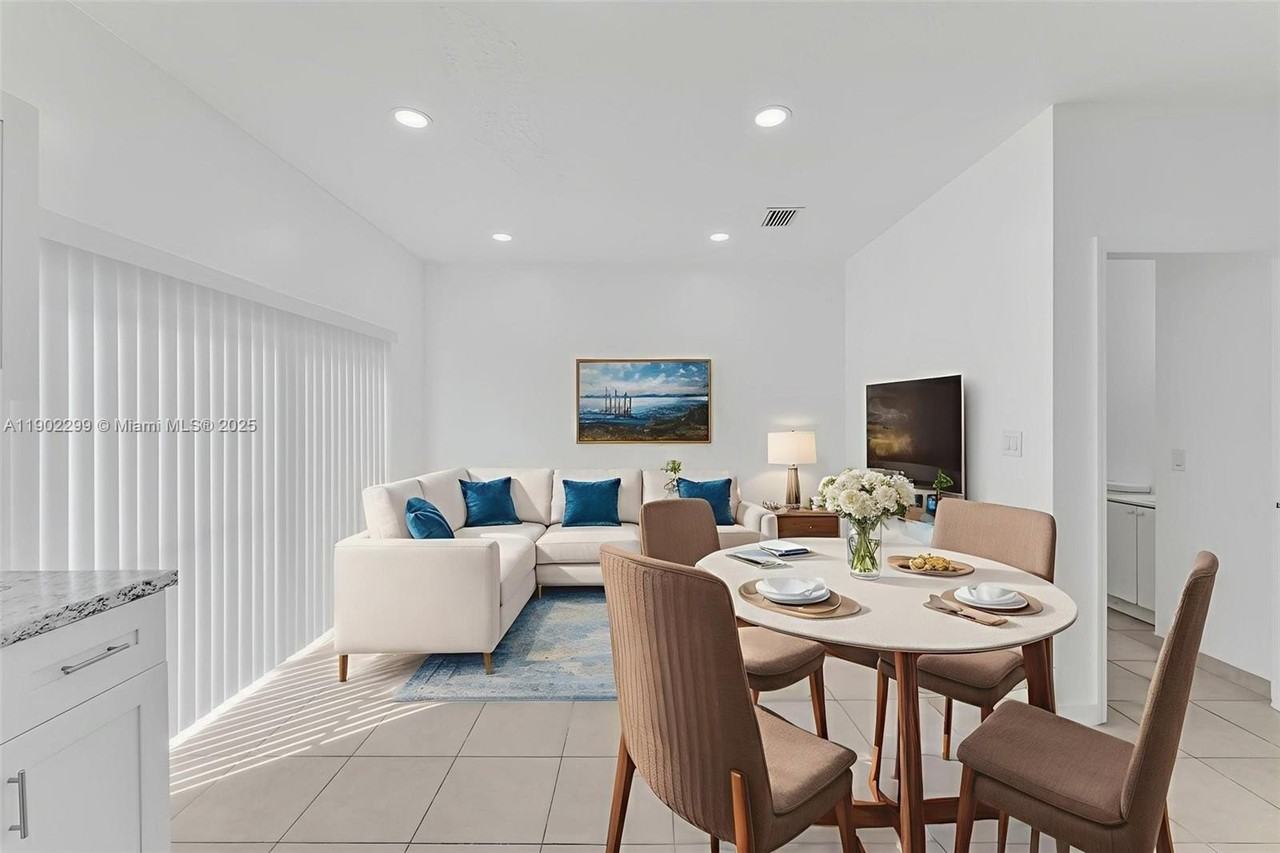 1530 Se 31st Ct #0 - Photo 4 of 28