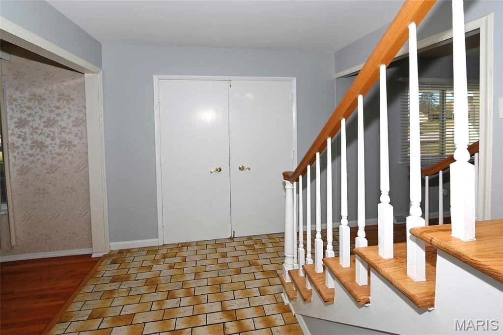 12901 Fernway Ln - Photo 2 of 35