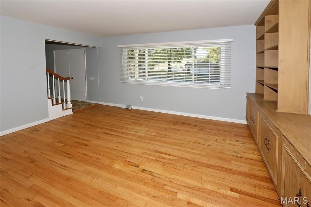 12901 Fernway Ln - Photo 5 of 35