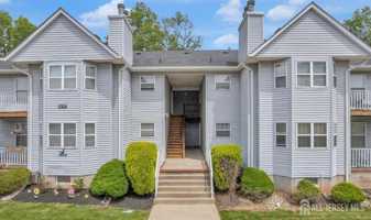 featured image of 353 Ventnor Ct