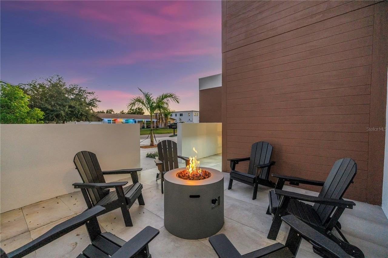 2065 Goldenrod St - Photo 7 of 50