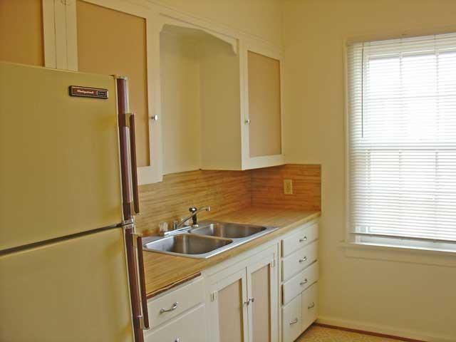 205 Avenue C - Photo 2 of 7