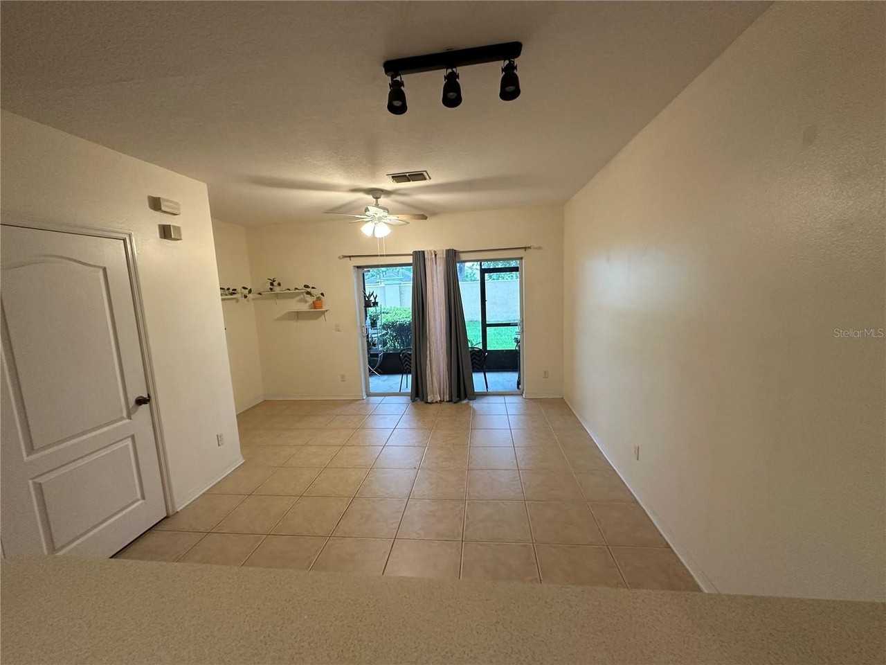 3613 Wilshire Way Rd - Photo 3 of 12