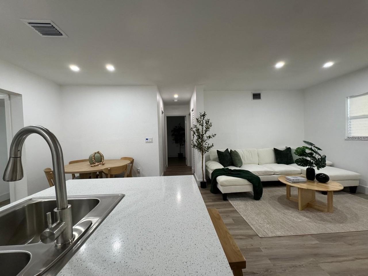 22011 Catherine Ave - Photo 7 of 35