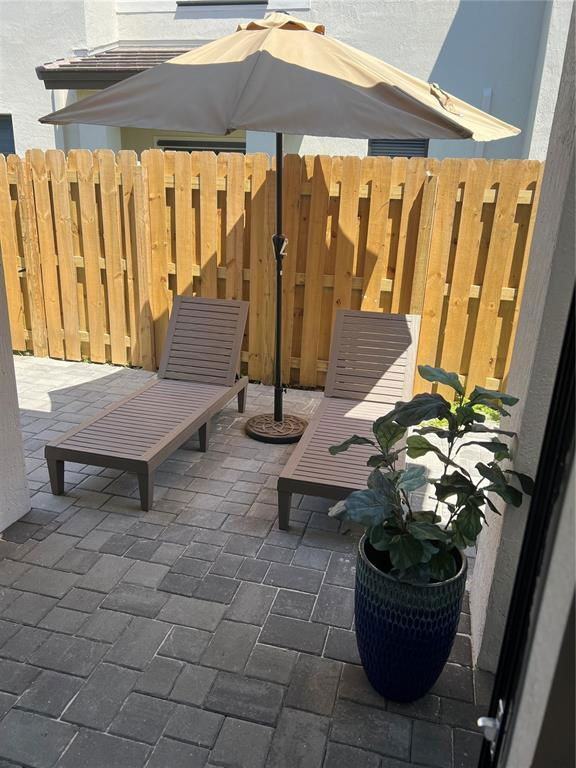 221 Sw 159th Way - Photo 4 of 8