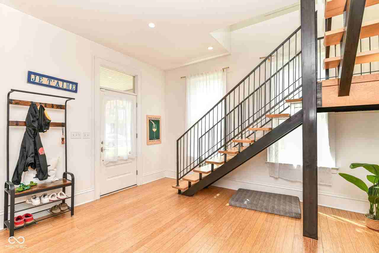 1630 N New Jersey St - Photo 4 of 38