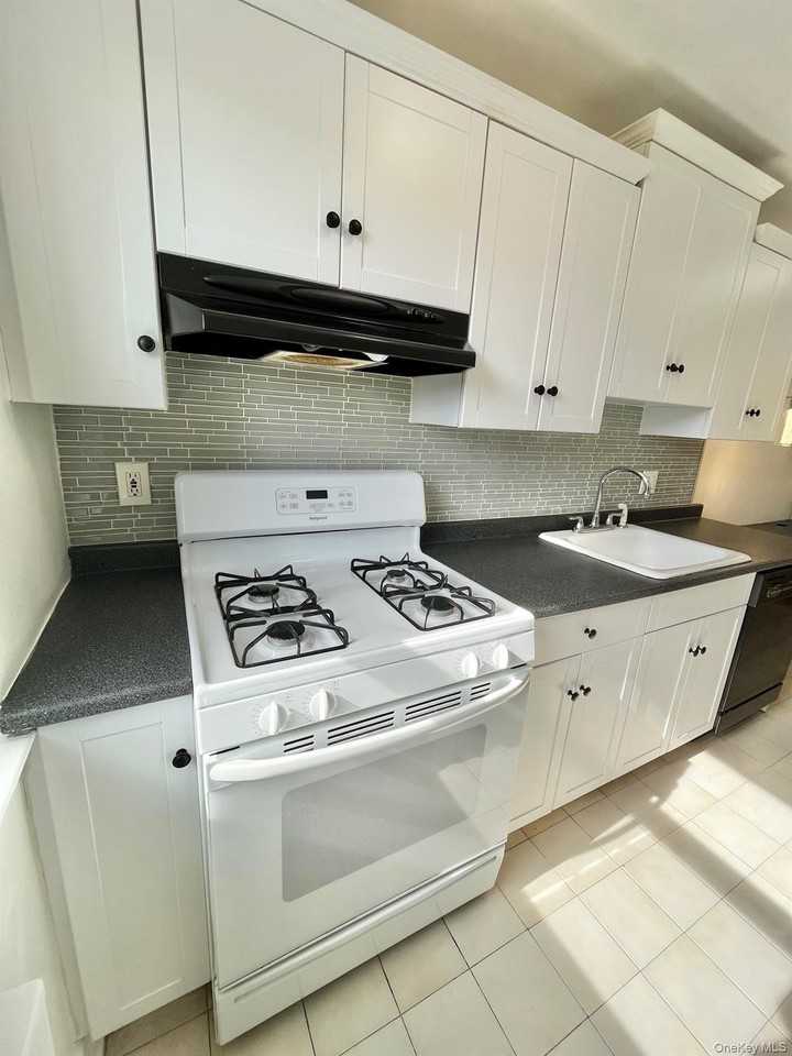 450 Pelham Rd #F2 - Photo 5 of 24