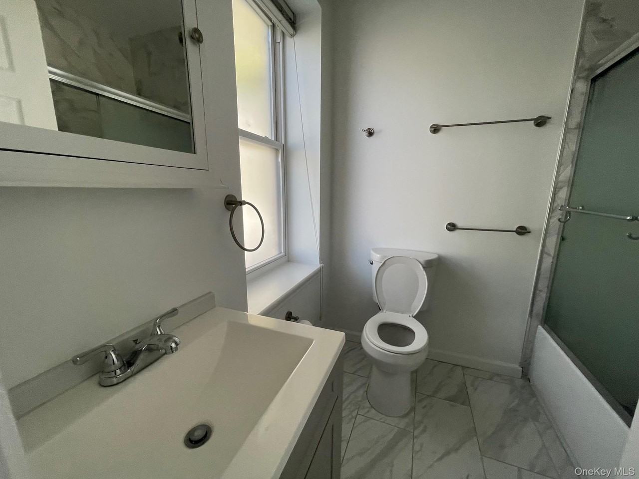 1049 Main St #2 - Photo 7 of 9