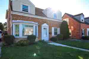 featured image of 5815 N Canfield Ave