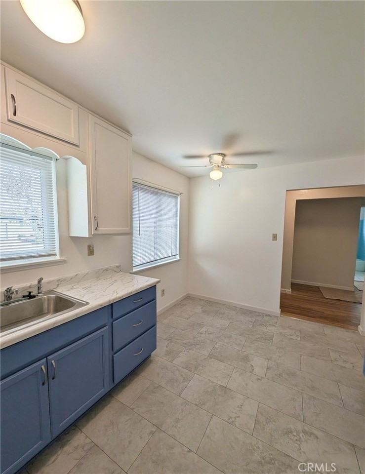 877 Pearl Dr - Photo 3 of 16