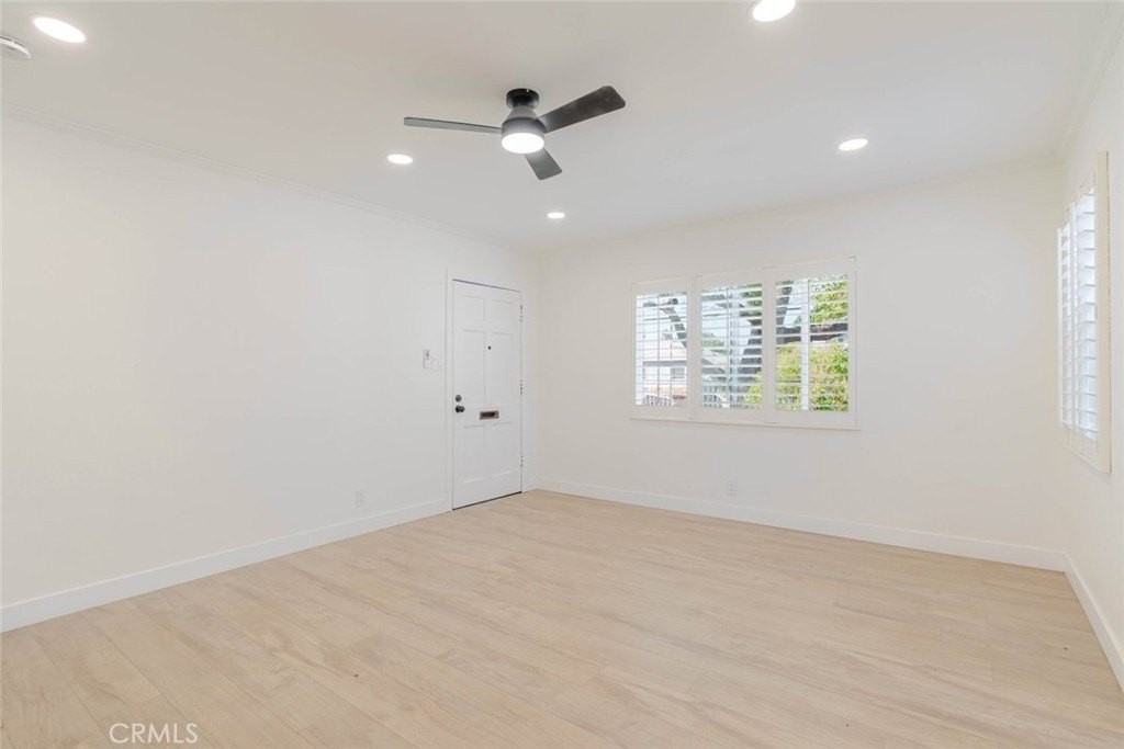 8108 Lemona Avenue - Photo 3 of 26