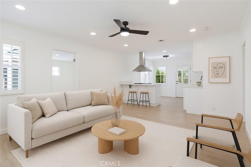 8108 Lemona Avenue - Photo 4 of 26