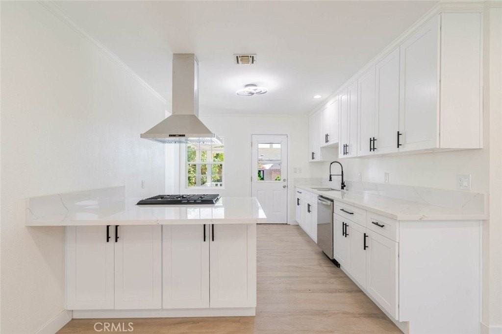 8108 Lemona Avenue - Photo 6 of 26