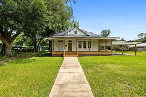 featured image of 405 Hickory St