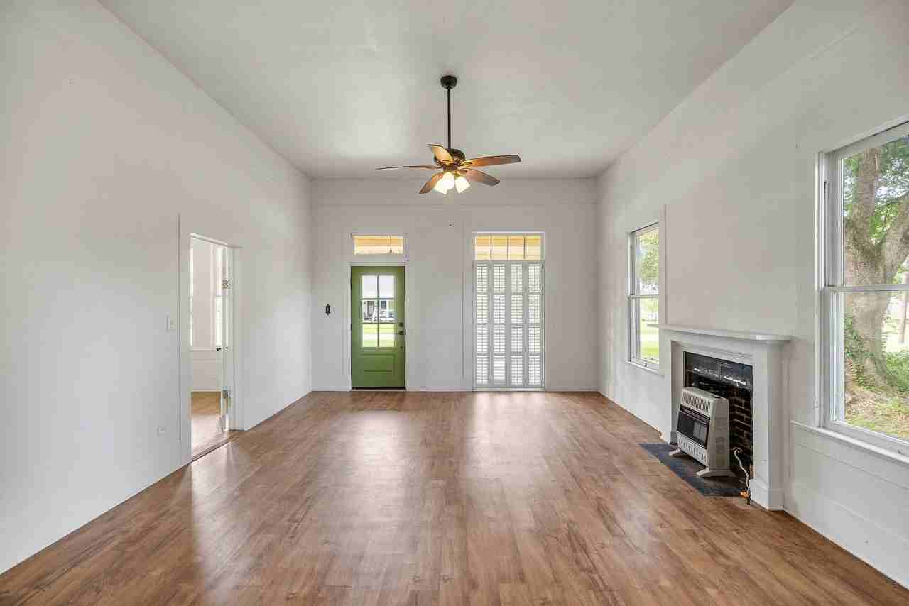 405 Hickory St - Photo 3 of 22