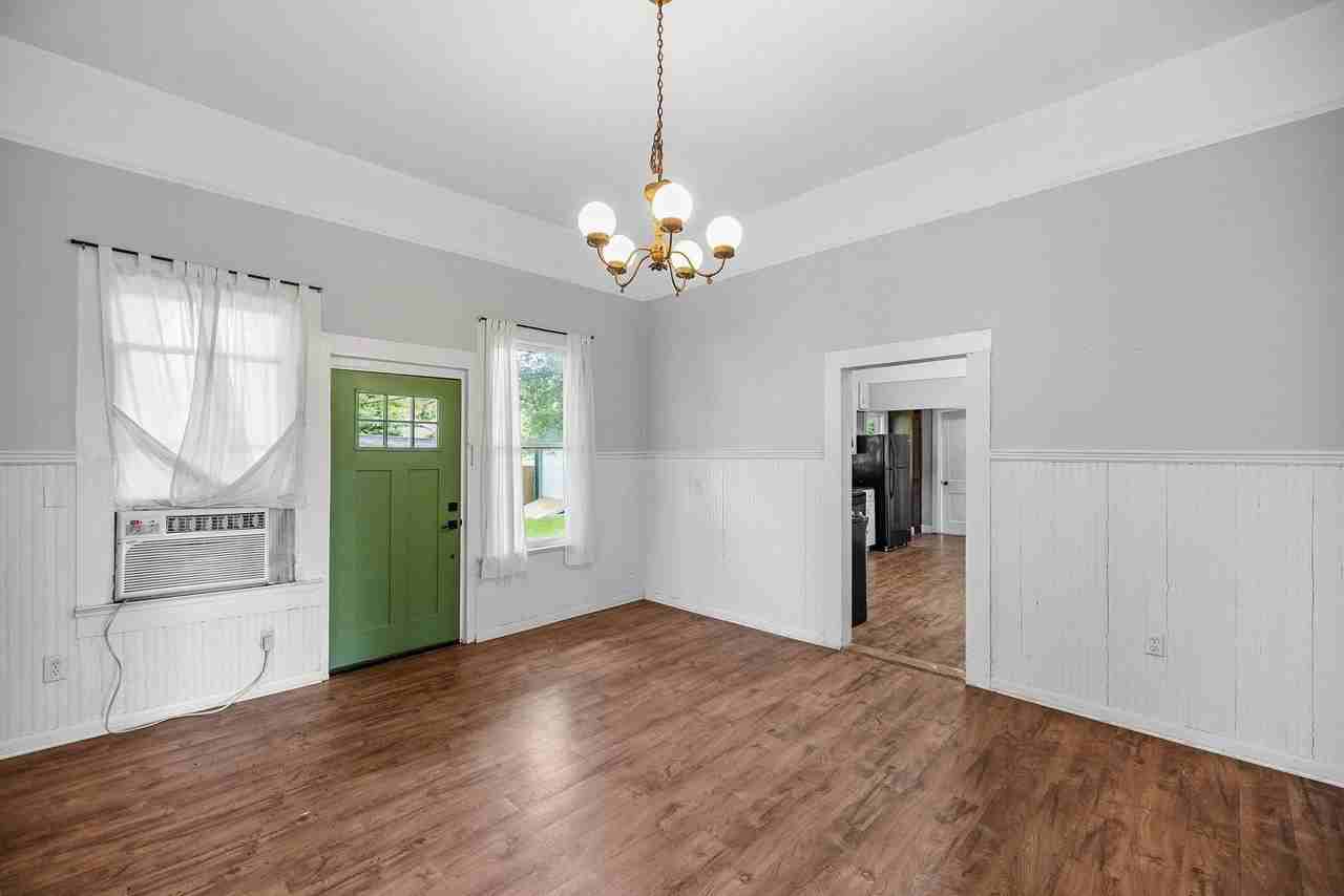 405 Hickory St - Photo 5 of 22