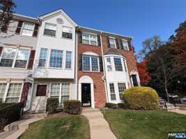 featured image of 787 Sassafras Ct