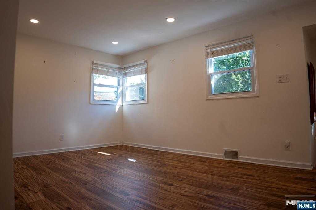 58 Elm St - Photo 7 of 28