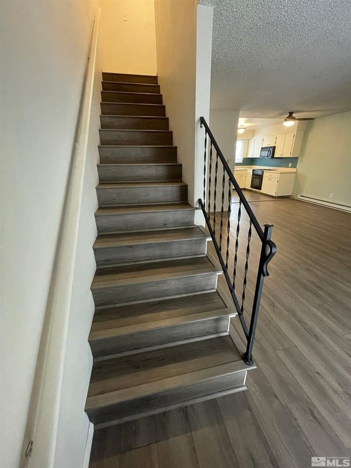 162 Smithridge Drive - Photo 7 of 19