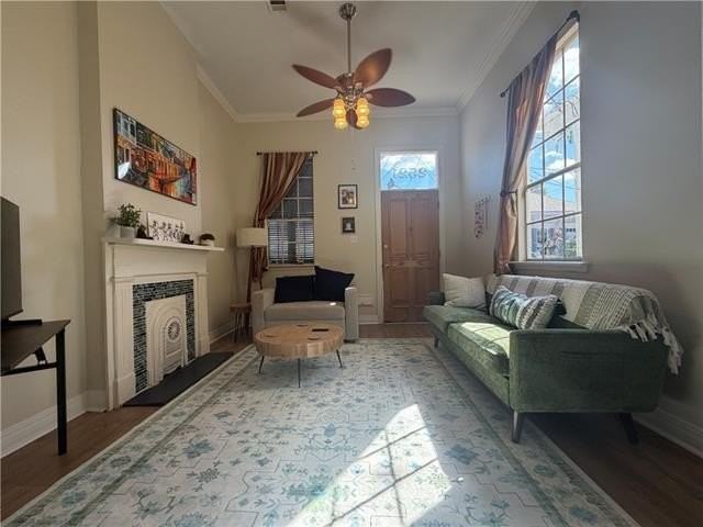 2521 Laurel St - Photo 2 of 11