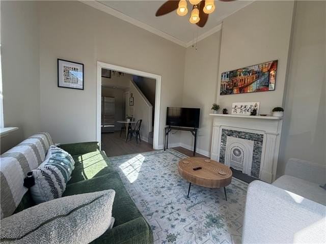 2521 Laurel St - Photo 3 of 11